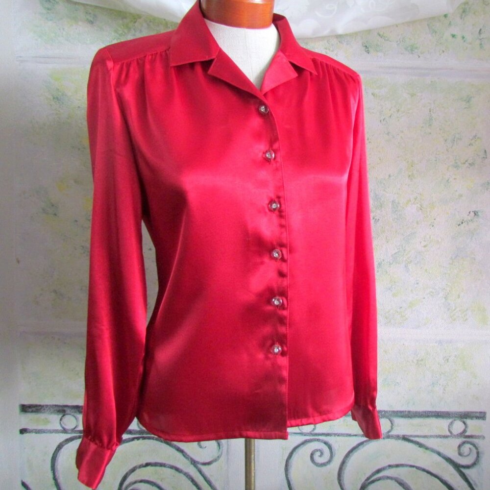 RED BLOUSE, 8 P,  LONG SLEEVE w BLING BUTTONS, LAURA SCOTT PETITE